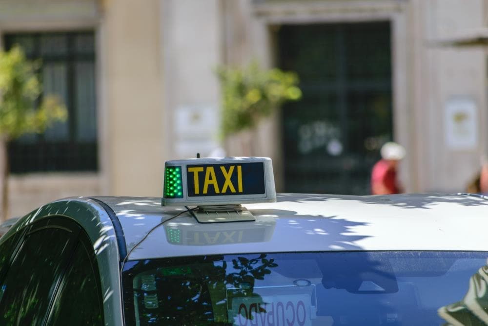 Somos un taxi 24 horas, ¡siempre estamos activos!