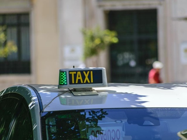 Somos un taxi 24 horas, ¡siempre estamos activos!